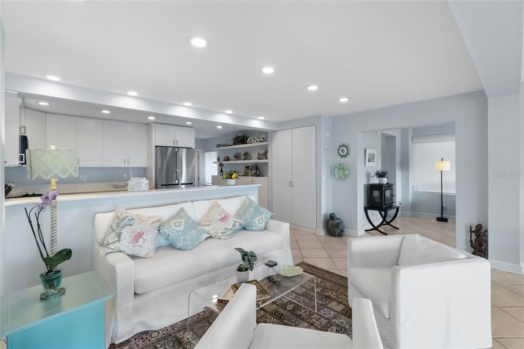 Active With Contract: $1,299,000 (2 beds, 3 baths, 1940 Square Feet)