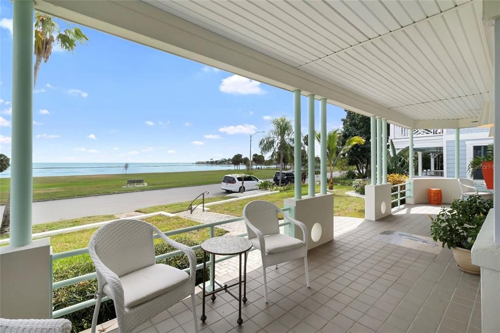 Active With Contract: $1,299,000 (2 beds, 3 baths, 1940 Square Feet)