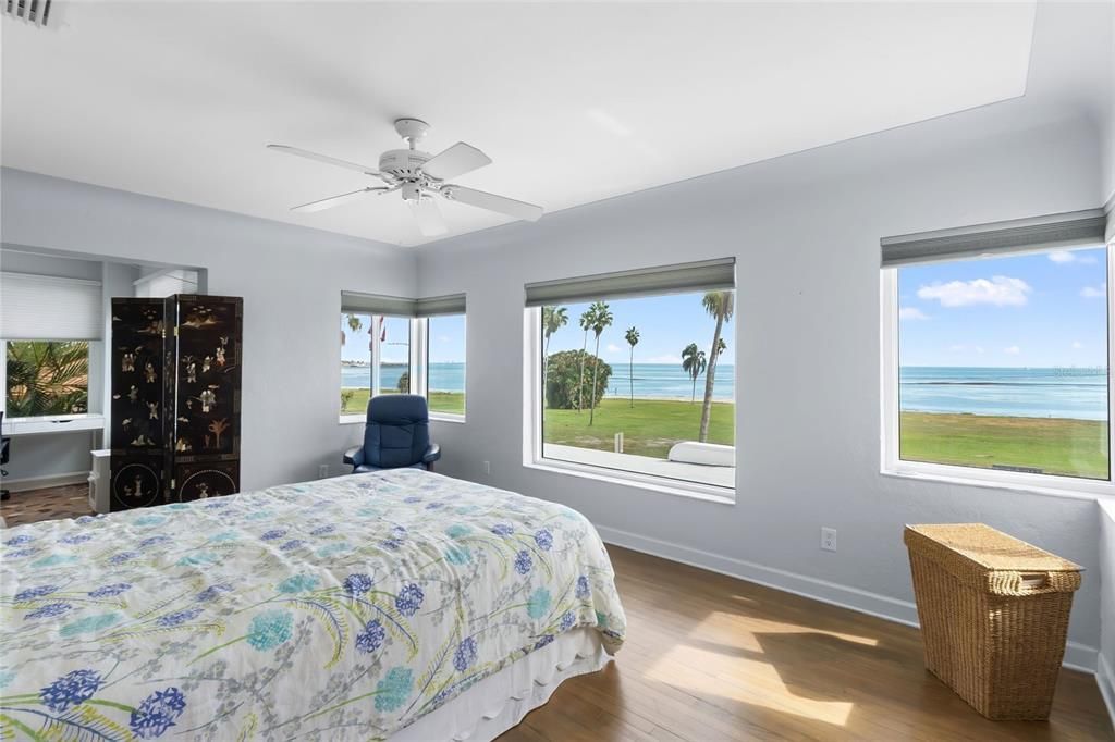 Active With Contract: $1,299,000 (2 beds, 3 baths, 1940 Square Feet)