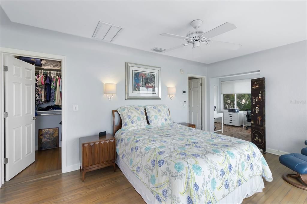 Active With Contract: $1,299,000 (2 beds, 3 baths, 1940 Square Feet)