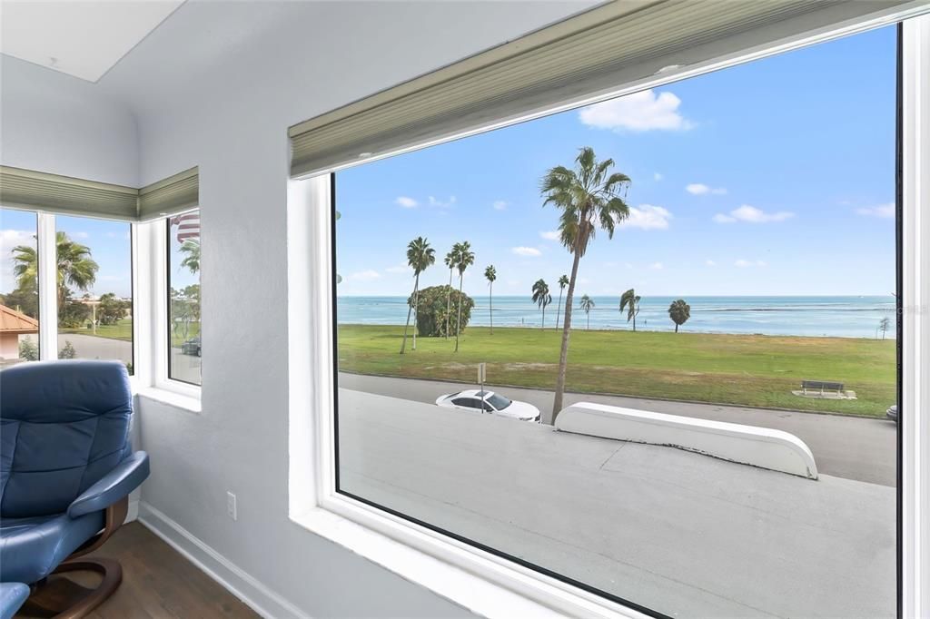 Active With Contract: $1,299,000 (2 beds, 3 baths, 1940 Square Feet)