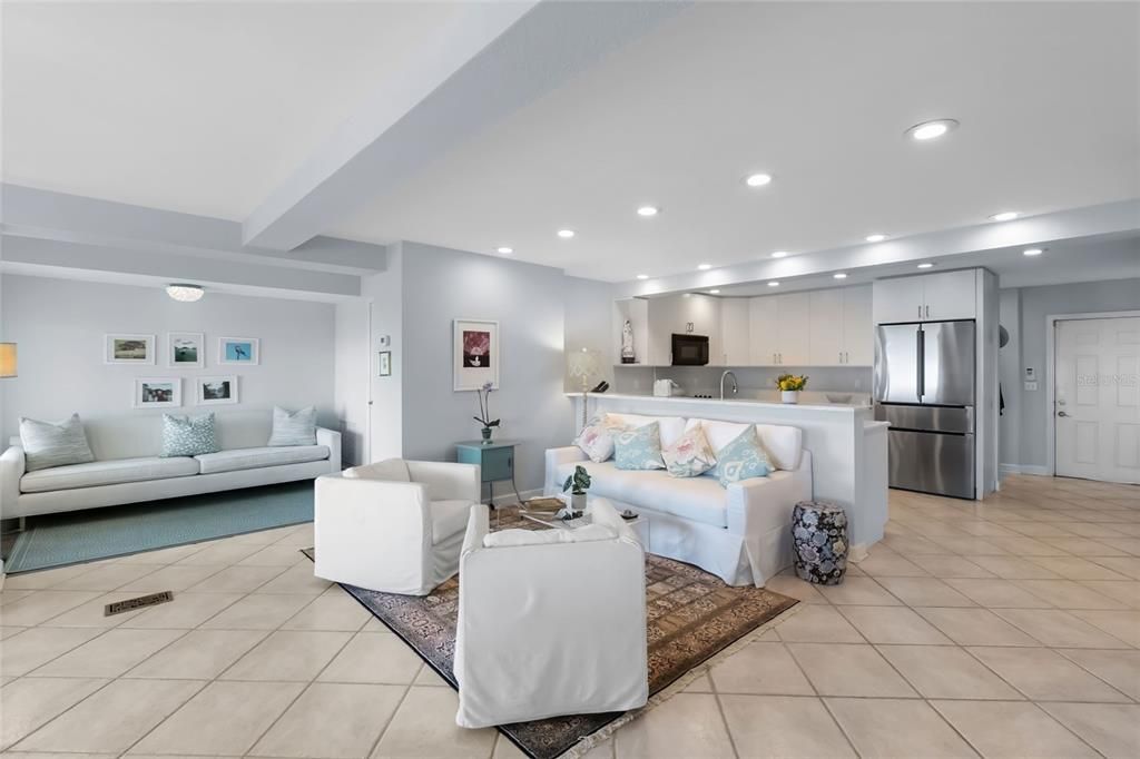 Active With Contract: $1,299,000 (2 beds, 3 baths, 1940 Square Feet)