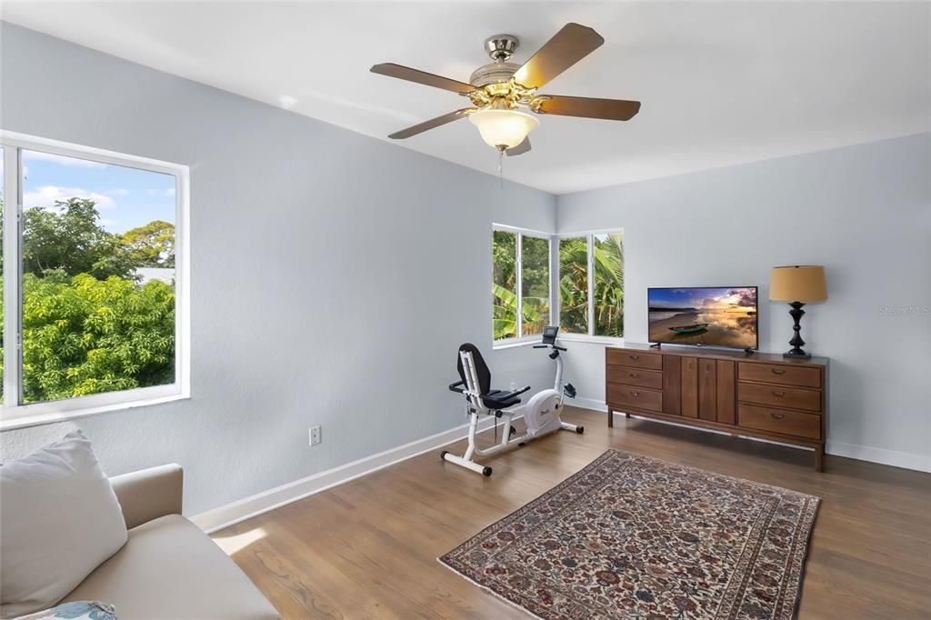 Active With Contract: $1,299,000 (2 beds, 3 baths, 1940 Square Feet)