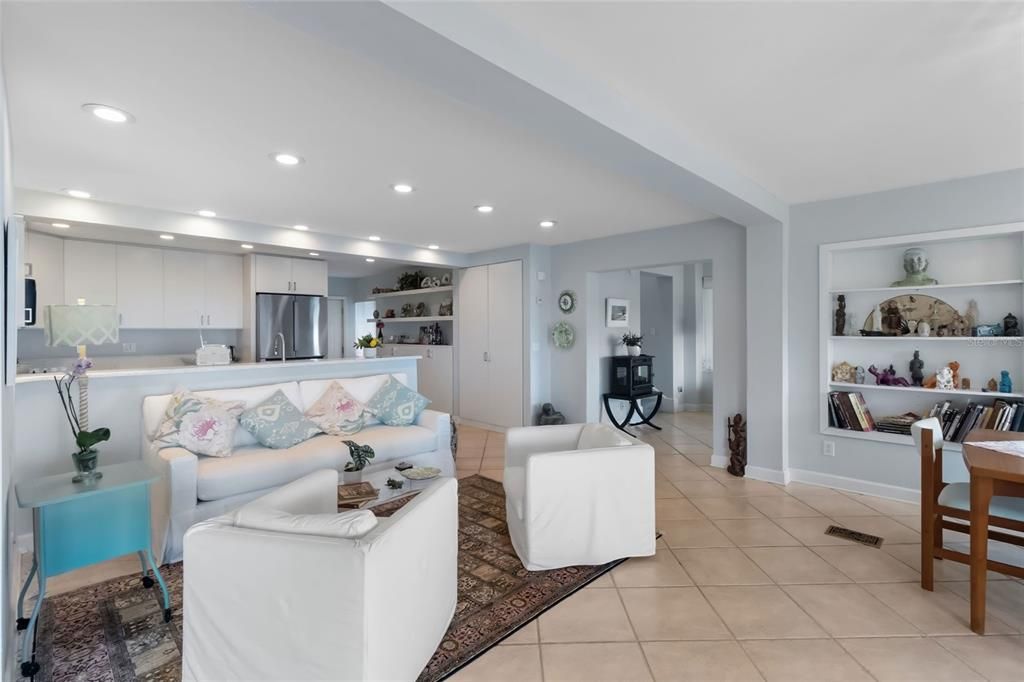 Active With Contract: $1,299,000 (2 beds, 3 baths, 1940 Square Feet)