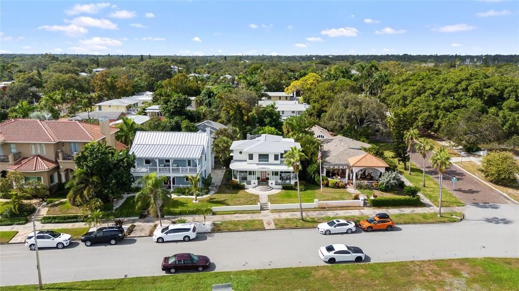 Active With Contract: $1,299,000 (2 beds, 3 baths, 1940 Square Feet)