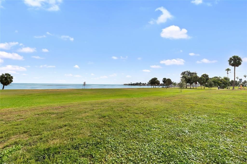 Active With Contract: $1,299,000 (2 beds, 3 baths, 1940 Square Feet)