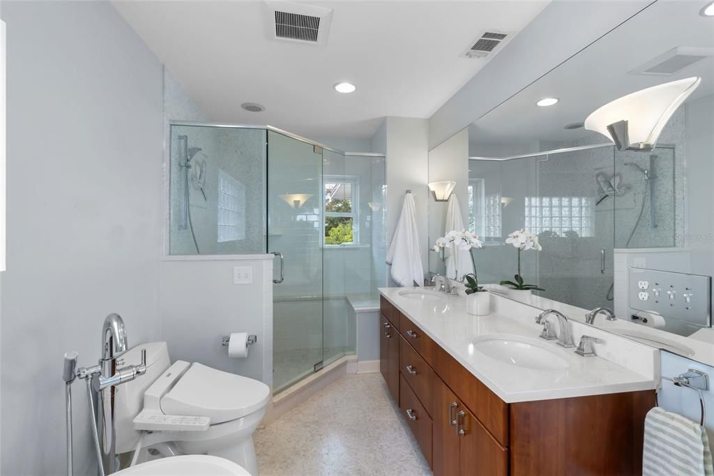 Active With Contract: $1,299,000 (2 beds, 3 baths, 1940 Square Feet)