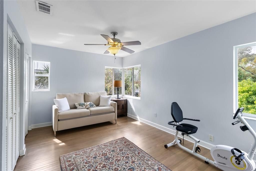 Active With Contract: $1,299,000 (2 beds, 3 baths, 1940 Square Feet)