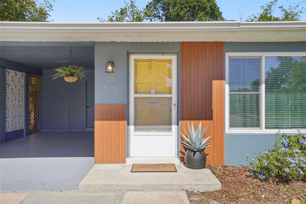 Active With Contract: $234,900 (2 beds, 1 baths, 1004 Square Feet)