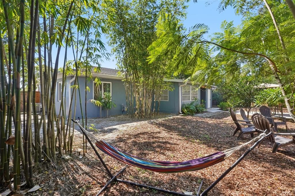 Active With Contract: $234,900 (2 beds, 1 baths, 1004 Square Feet)