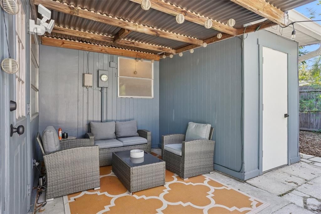 Active With Contract: $234,900 (2 beds, 1 baths, 1004 Square Feet)