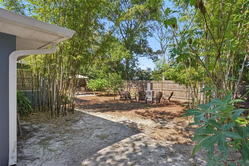 Active With Contract: $234,900 (2 beds, 1 baths, 1004 Square Feet)