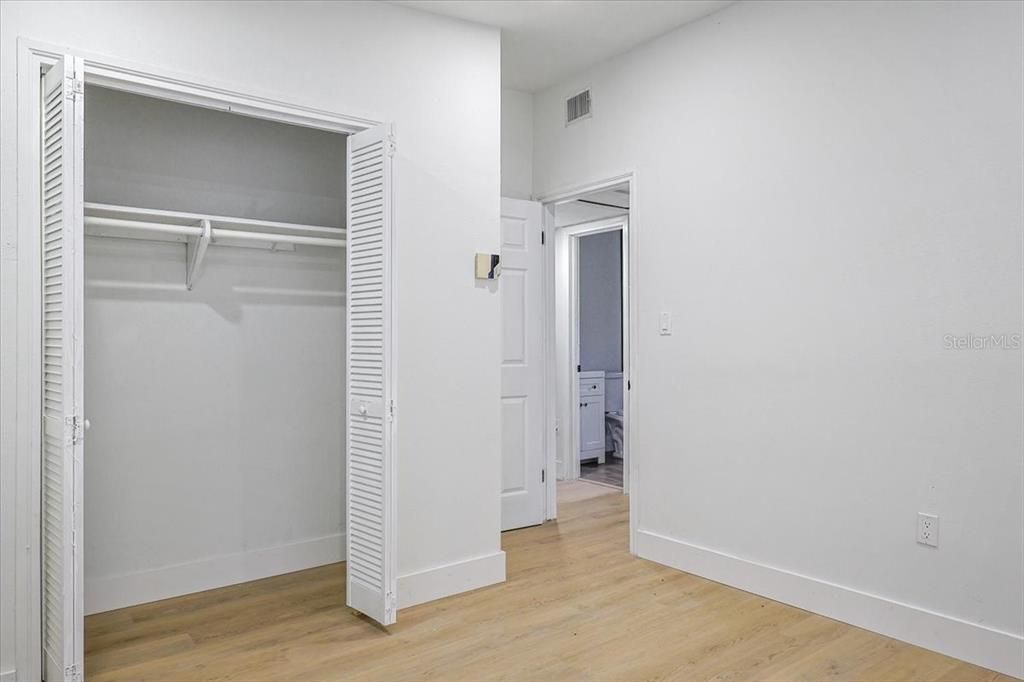 Active With Contract: $259,995 (3 beds, 1 baths, 1024 Square Feet)