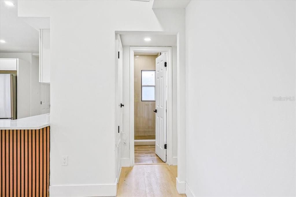 Active With Contract: $259,995 (3 beds, 1 baths, 1024 Square Feet)