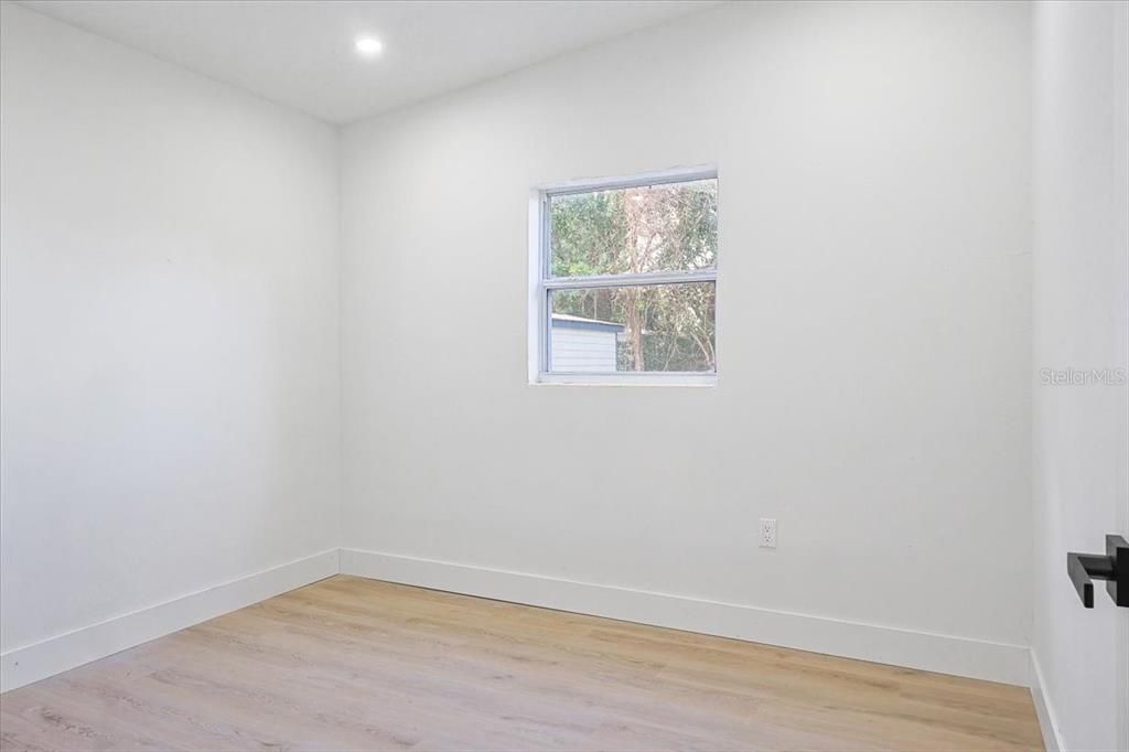 Active With Contract: $259,995 (3 beds, 1 baths, 1024 Square Feet)