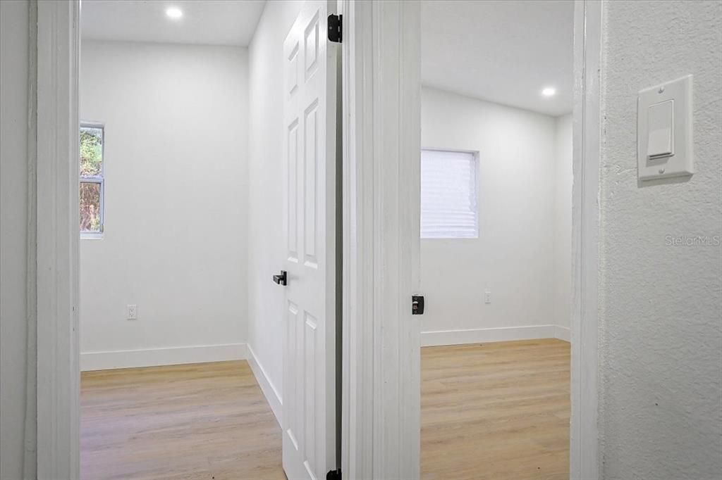 Active With Contract: $259,995 (3 beds, 1 baths, 1024 Square Feet)