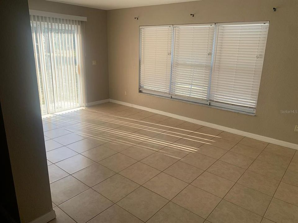 出租: $1,700 (3 贝兹, 2 浴室, 1373 平方英尺)