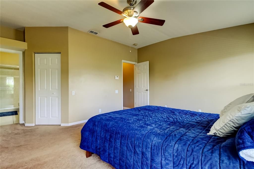 For Sale: $324,900 (2 beds, 2 baths, 1434 Square Feet)