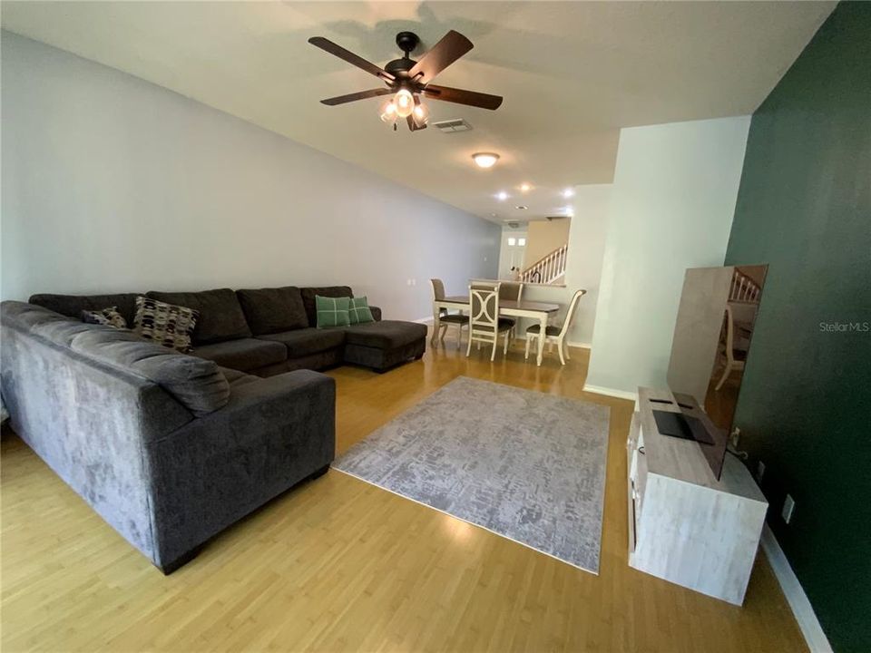 For Sale: $324,900 (2 beds, 2 baths, 1434 Square Feet)