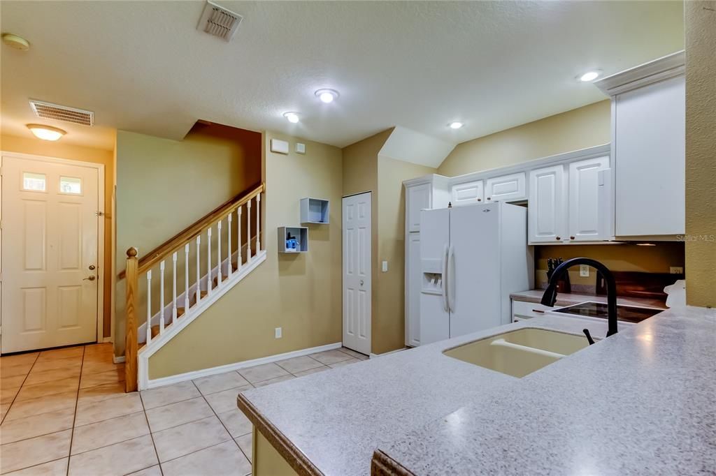 For Sale: $324,900 (2 beds, 2 baths, 1434 Square Feet)