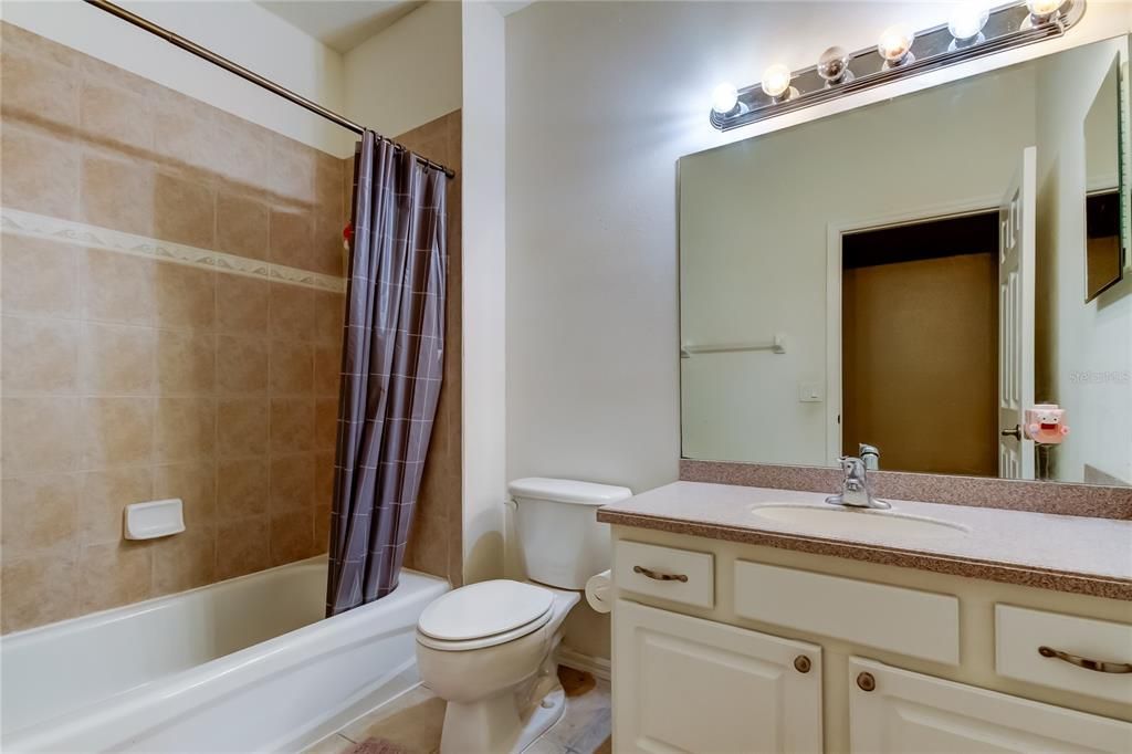 For Sale: $324,900 (2 beds, 2 baths, 1434 Square Feet)