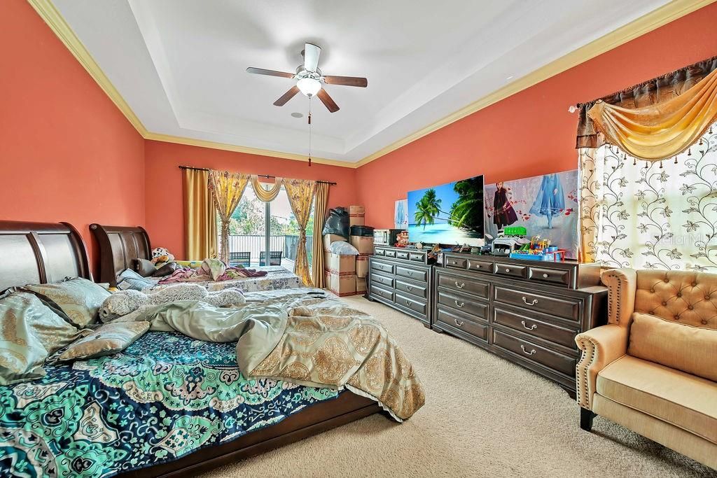 For Sale: $595,000 (3 beds, 2 baths, 2585 Square Feet)