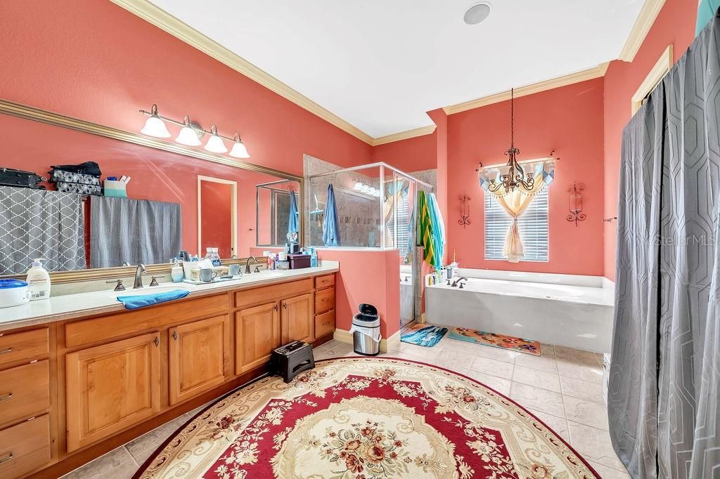 For Sale: $595,000 (3 beds, 2 baths, 2585 Square Feet)