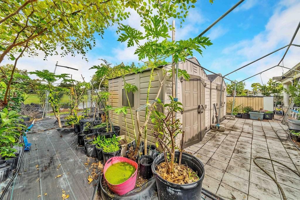 For Sale: $595,000 (3 beds, 2 baths, 2585 Square Feet)