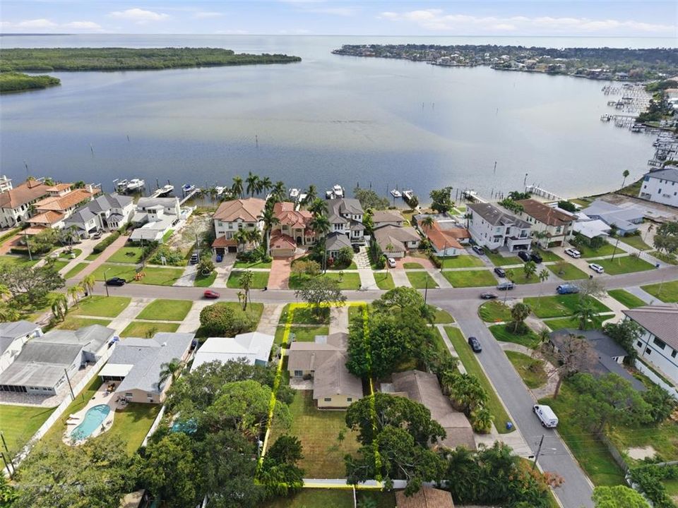 En Venta: $360,000 (3 camas, 2 baños, 1627 Pies cuadrados)