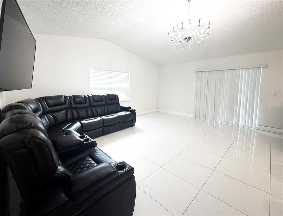 En Venta: $499,500 (3 camas, 2 baños, 1450 Pies cuadrados)