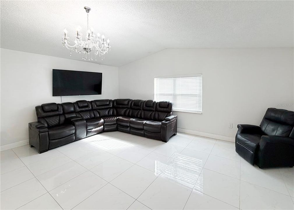 En Venta: $499,500 (3 camas, 2 baños, 1450 Pies cuadrados)