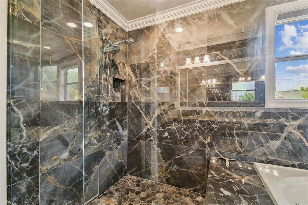 待售: $499,000 (5 贝兹, 3 浴室, 3347 平方英尺)