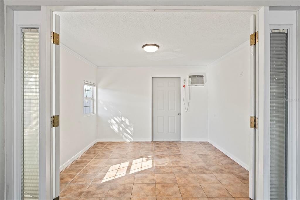 Active With Contract: $255,000 (2 beds, 2 baths, 1368 Square Feet)