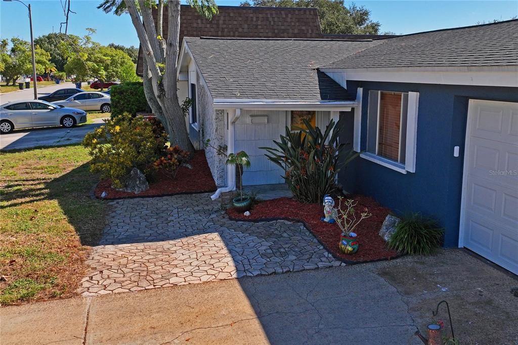 Active With Contract: $255,000 (2 beds, 2 baths, 1368 Square Feet)