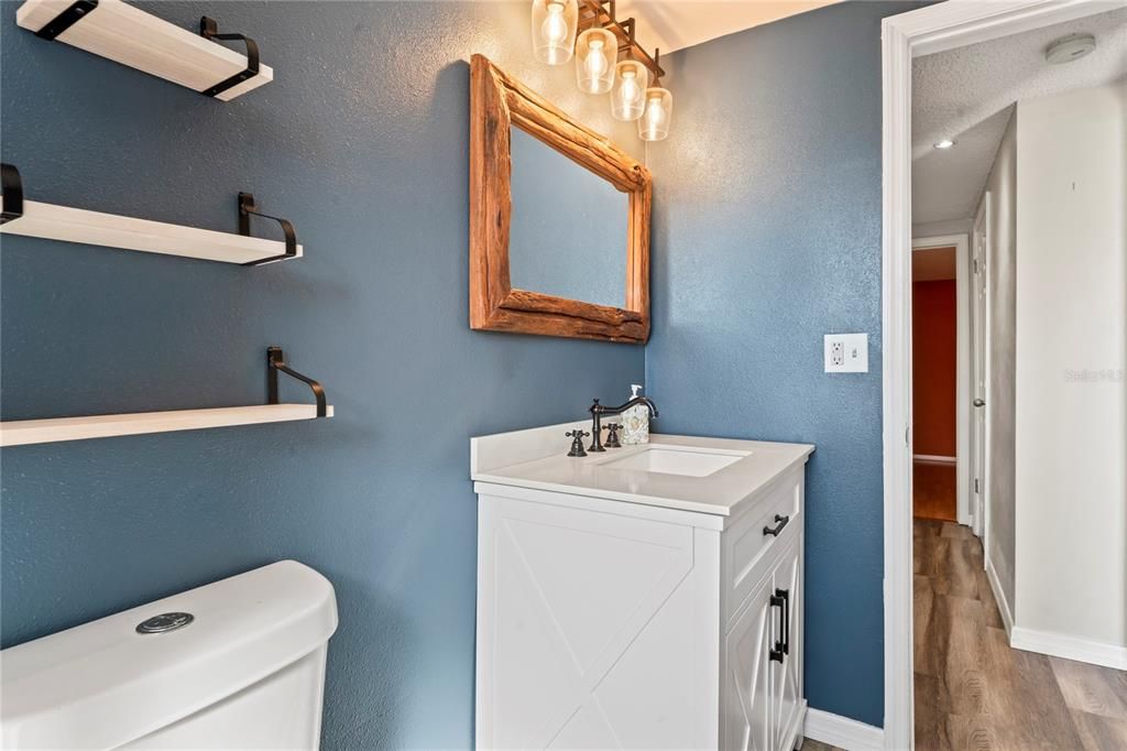 Active With Contract: $255,000 (2 beds, 2 baths, 1368 Square Feet)