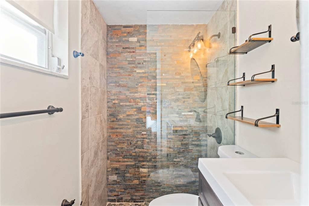 Active With Contract: $255,000 (2 beds, 2 baths, 1368 Square Feet)