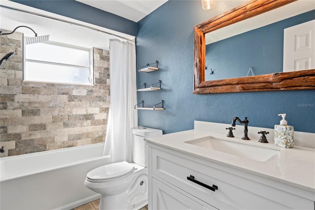 Active With Contract: $255,000 (2 beds, 2 baths, 1368 Square Feet)