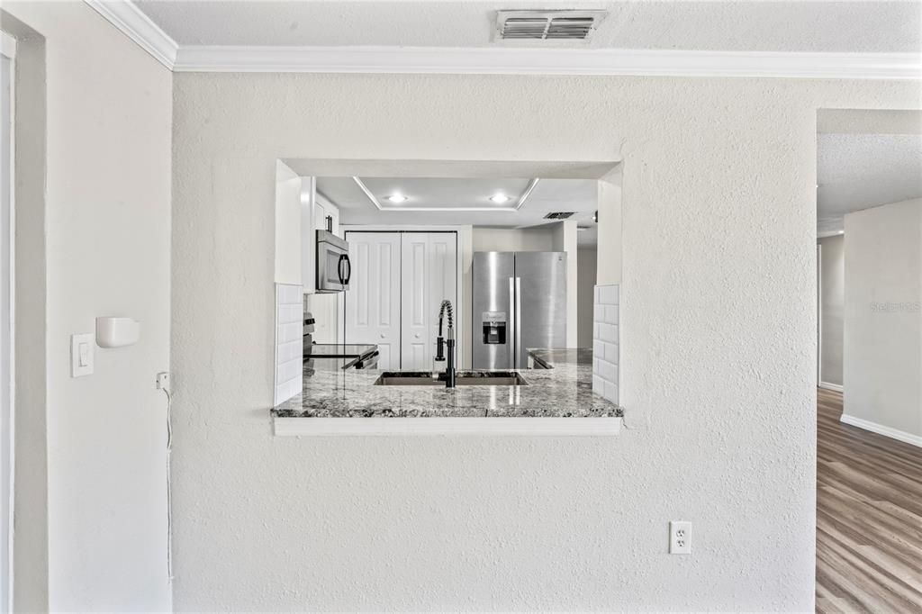 Active With Contract: $255,000 (2 beds, 2 baths, 1368 Square Feet)