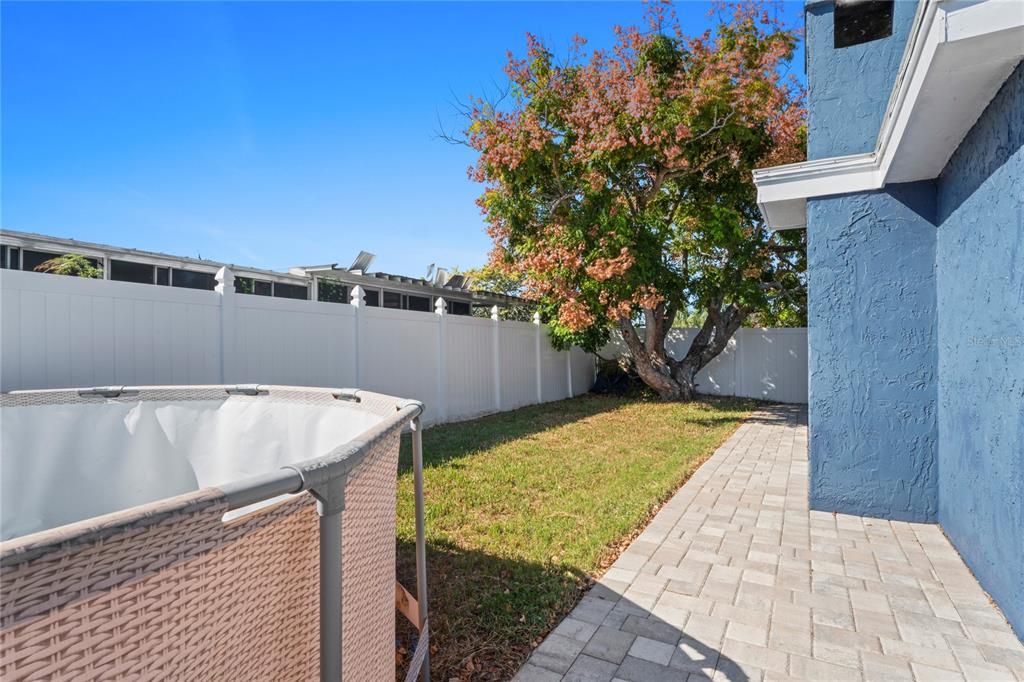 Active With Contract: $255,000 (2 beds, 2 baths, 1368 Square Feet)