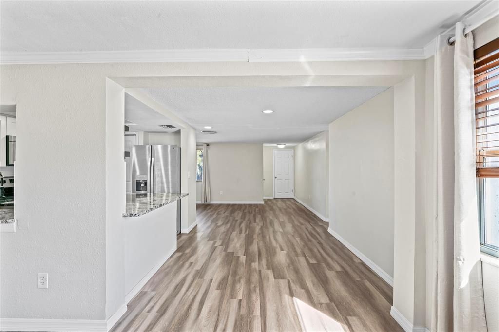 Active With Contract: $255,000 (2 beds, 2 baths, 1368 Square Feet)