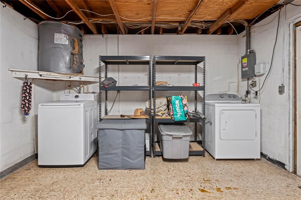 Active With Contract: $255,000 (2 beds, 2 baths, 1368 Square Feet)