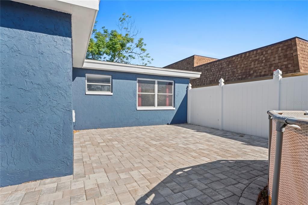 Active With Contract: $255,000 (2 beds, 2 baths, 1368 Square Feet)