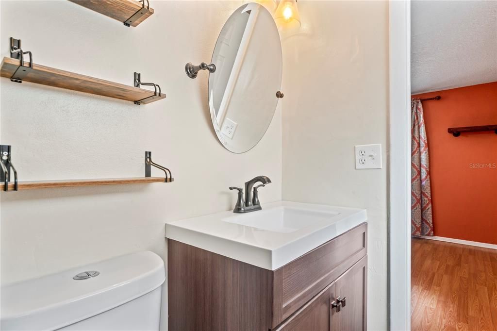 Active With Contract: $255,000 (2 beds, 2 baths, 1368 Square Feet)