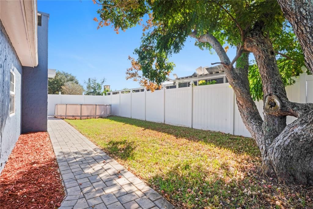 Active With Contract: $255,000 (2 beds, 2 baths, 1368 Square Feet)