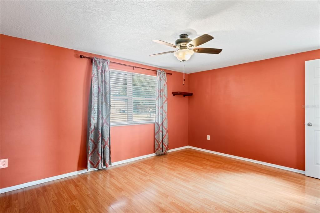 Active With Contract: $255,000 (2 beds, 2 baths, 1368 Square Feet)