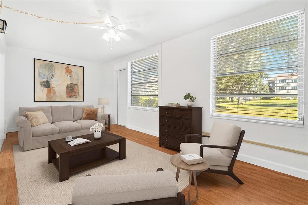 待售: $160,000 (2 贝兹, 2 浴室, 1100 平方英尺)