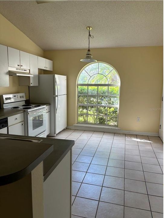 For Sale: $260,000 (3 beds, 2 baths, 1159 Square Feet)