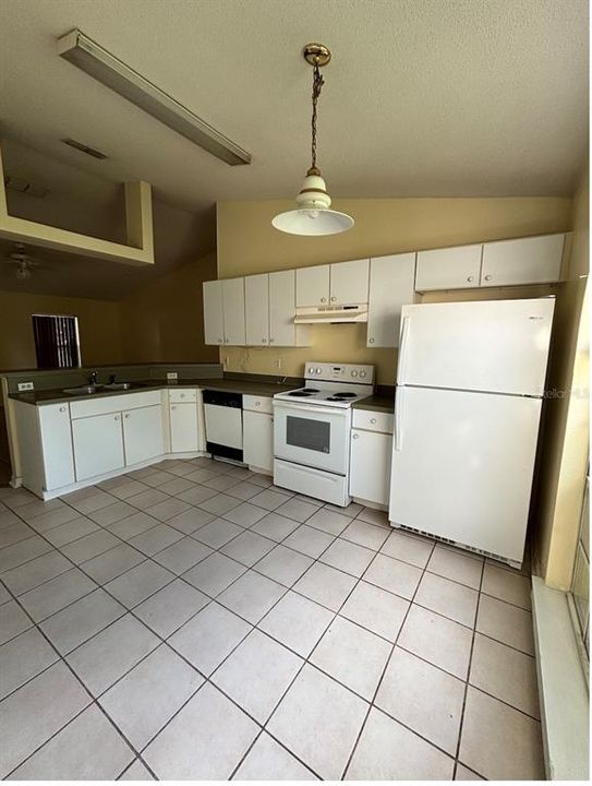 For Sale: $260,000 (3 beds, 2 baths, 1159 Square Feet)