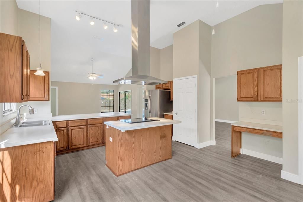 Active With Contract: $440,000 (4 beds, 2 baths, 2155 Square Feet)