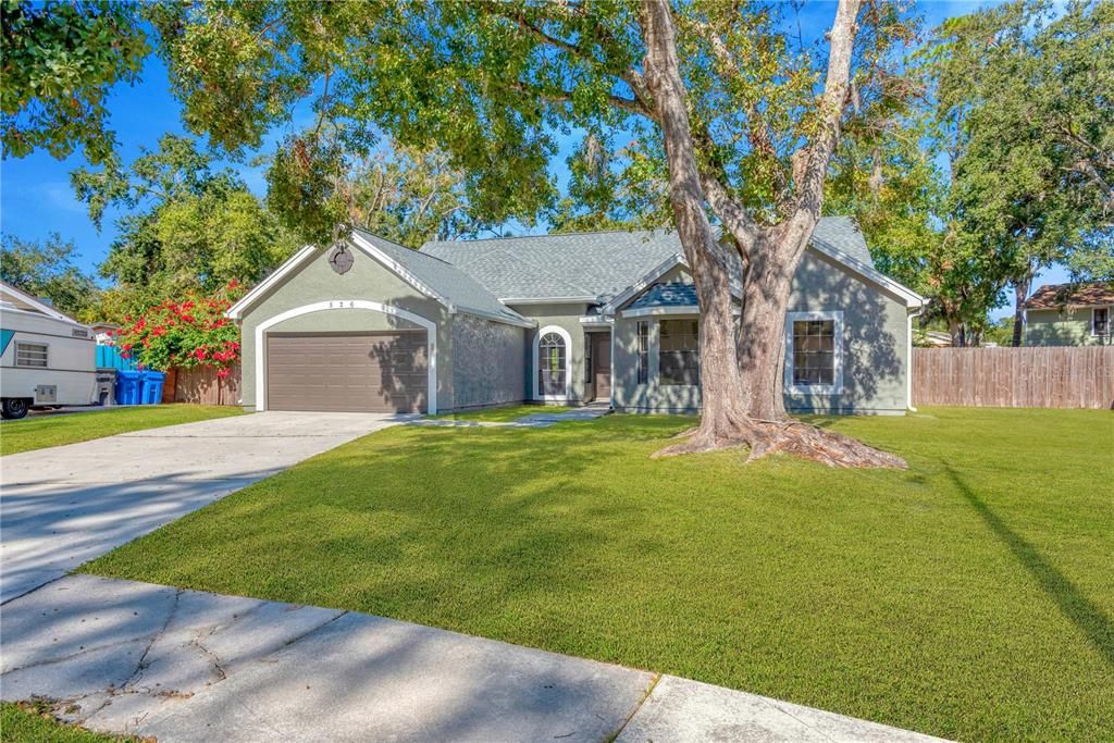 Active With Contract: $440,000 (4 beds, 2 baths, 2155 Square Feet)